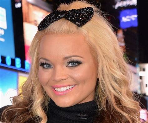 Mar 4, 2021 · Within seconds, Trisha Paytas has already managed to shock me. She’s in full L.A.-influencer drag: platinum-blonde extensions, baby-pink acrylics, cut-crease smoky eye, and a stiff, plump beige ... 
